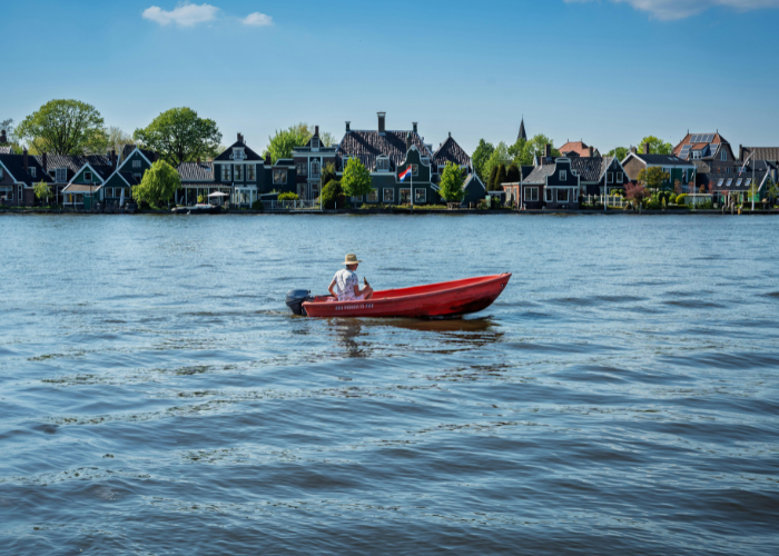 البحيرات في هولندا