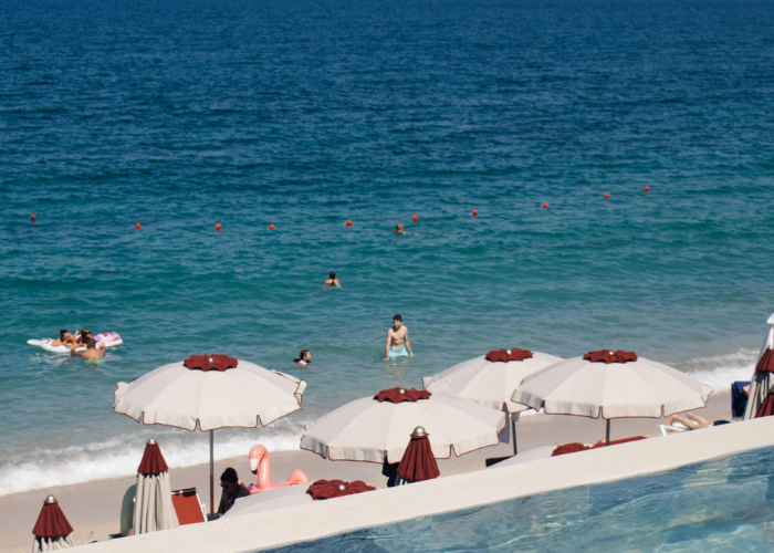 الشواطي في البانيا